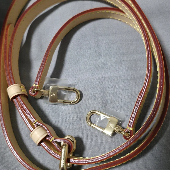 Louis Vuitton x Takashi Murakami Cherry Blossom Nano Bucket w/ Key pouch - Picture 8 of 11